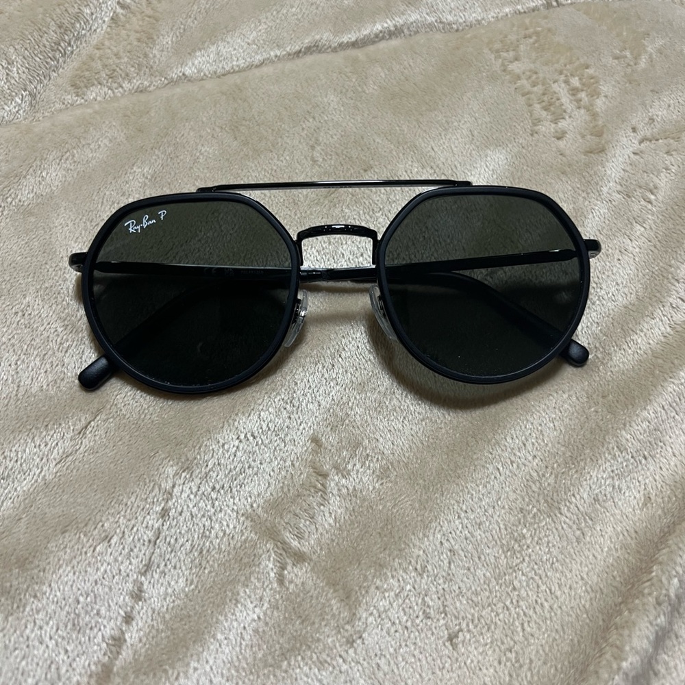 Ray-Ban Black Aviator Sunglasses
